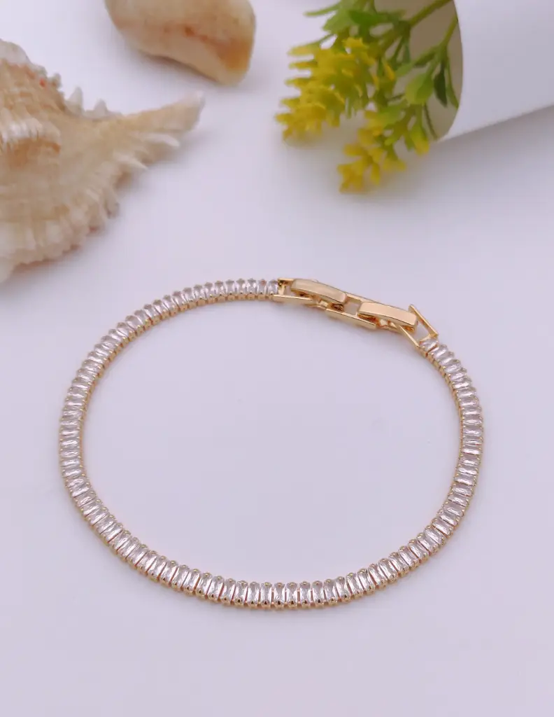 Elegant Baguette-Cut Anti-Tarnish Gold Bracelet