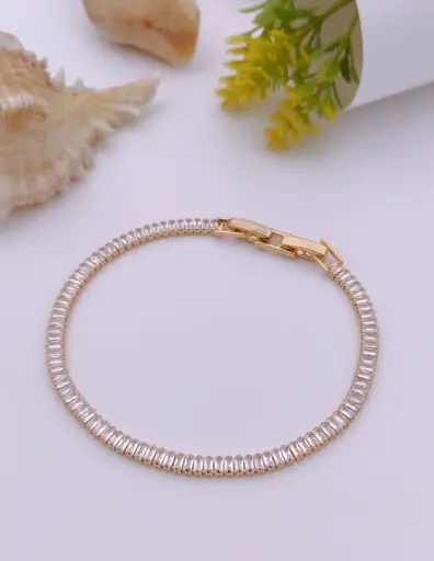 Elegant Baguette-Cut Anti-Tarnish Gold Bracelet