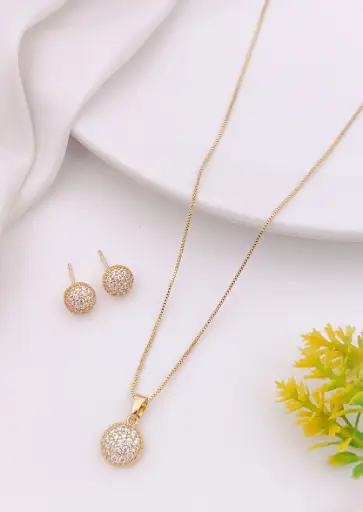 Anti-Tarnish Classic Gold Sparkle Round Pendant Set