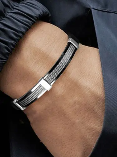 Sleek Men's Stainless Steel Cable Bracelet