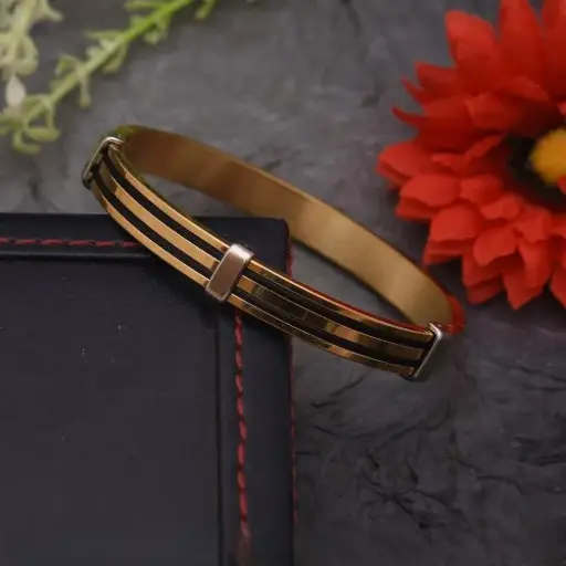 Sleek Men's Stainless Steel Cable Bracelet