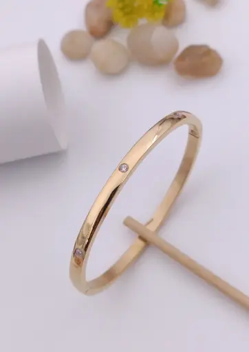 Sleek Gold Anti-Tarnish Bangle