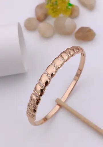 Spiral Shine Anti-Tarnish Rose Gold Bangle